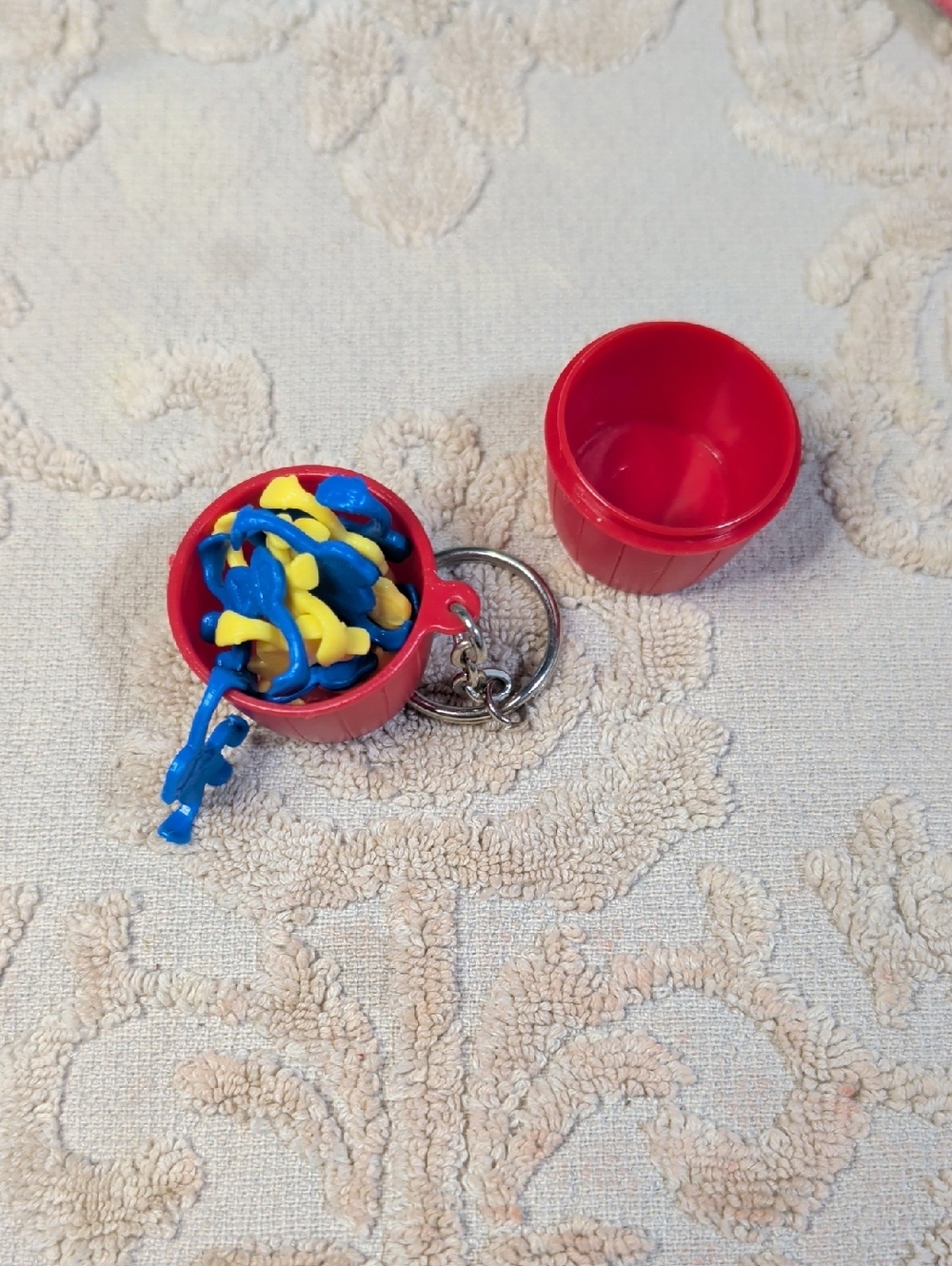 Vintage Mini Barrel Of Monkeys Game - Picture 4 of 4